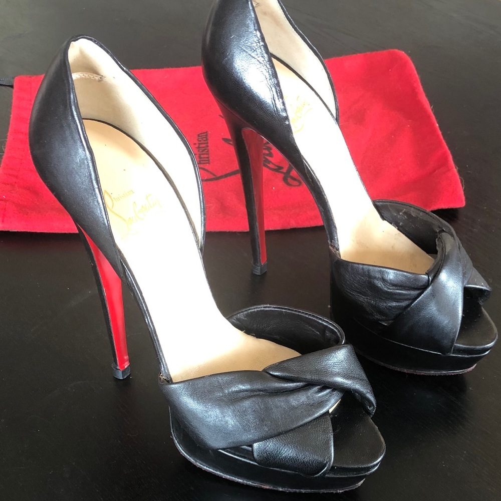 Christian Louboutin Volpi 150 D’Orsay Black leather Pumps - size 8.5 Designer
